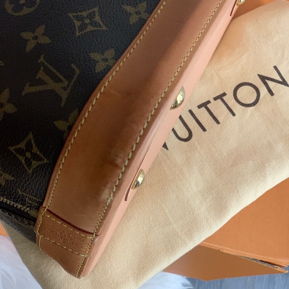 👜SOld 👜Louis Vuitton Alma GM - Picture 11 of 16